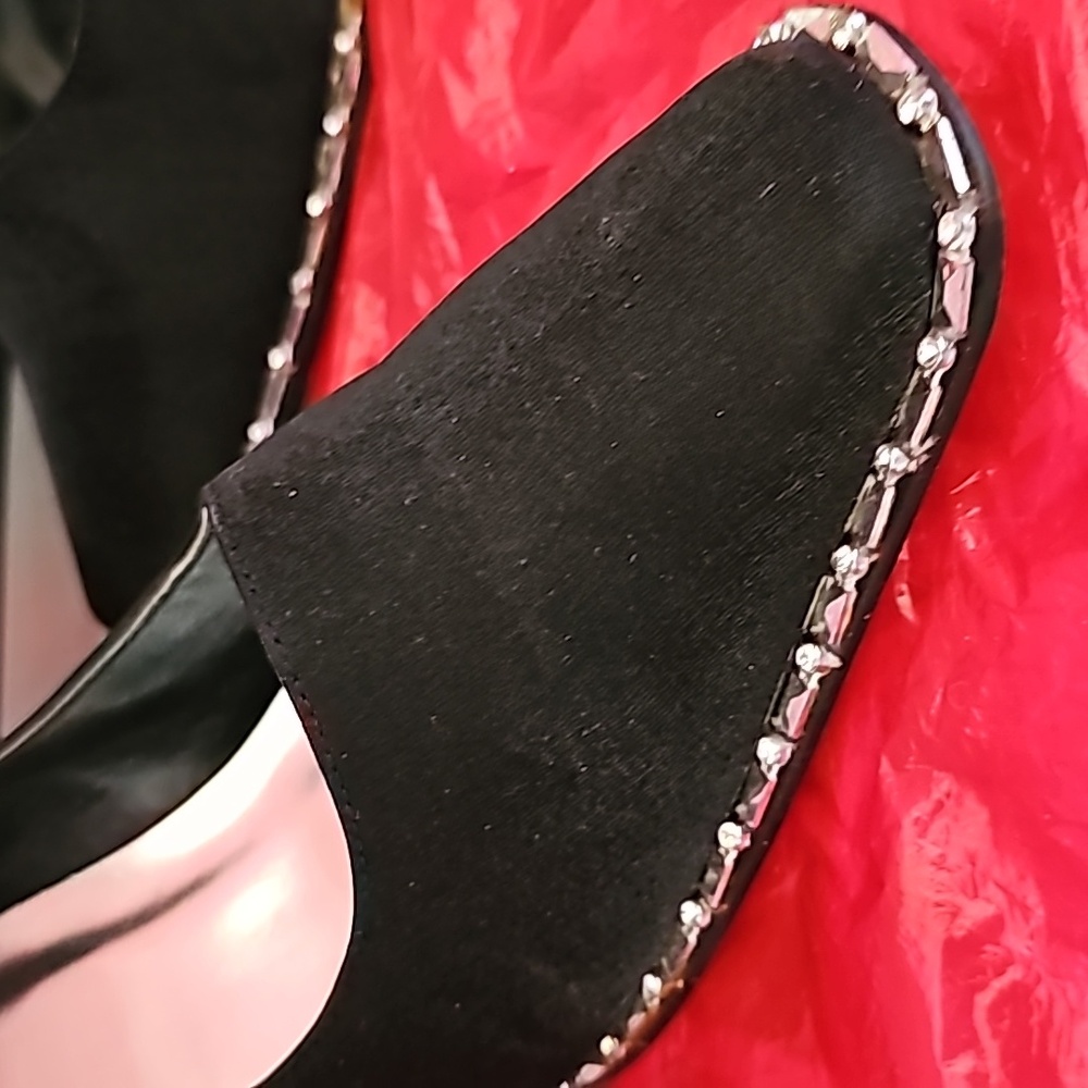 Women Black Shimmer Satin Valenti Franco Heels in a Size 11M - Picture 2 of 8